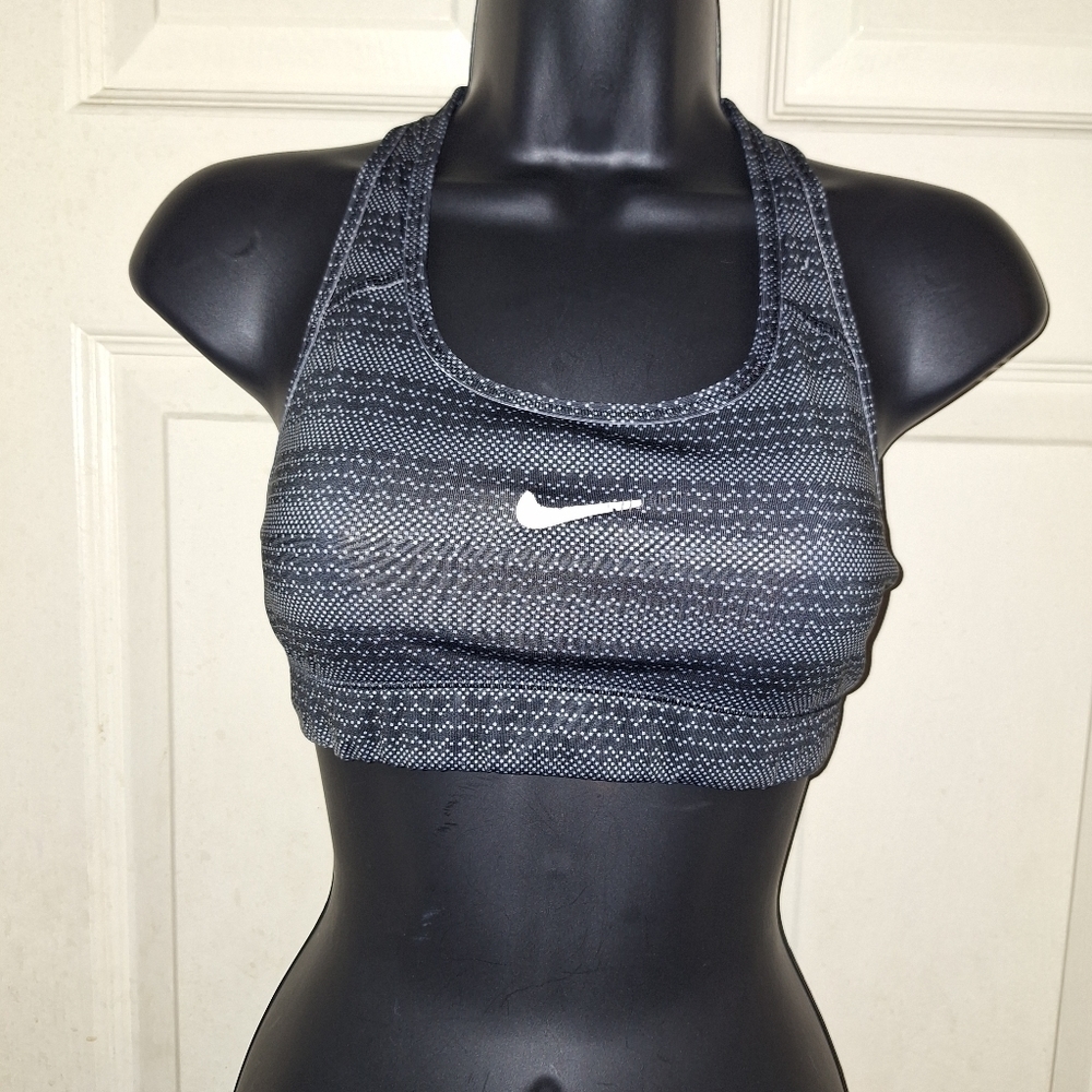 Nike sports bra size small
